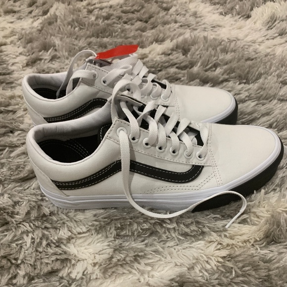 Vans Other - CANVAS OLD SKOOL Vans Size 7M 8.5W Black and White
